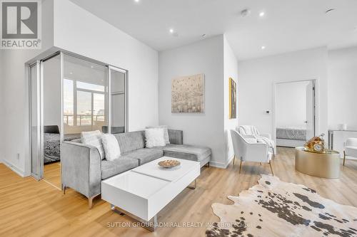 #705 -135 East Liberty St, Toronto, ON - Indoor Photo Showing Living Room
