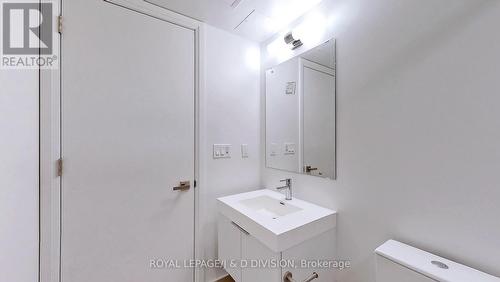 2211 - 99 Foxbar Road, Toronto, ON - Indoor Photo Showing Bathroom