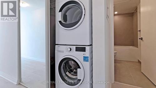 2211 - 99 Foxbar Road, Toronto, ON - Indoor Photo Showing Laundry Room