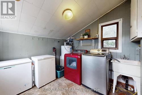 219 Mitchell Ave, Oshawa, ON - Indoor Photo Showing Laundry Room