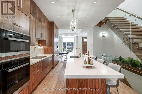 559 Millwood Road, Toronto, ON - Indoor Photo Showing Kitchen With Upgraded Kitchen