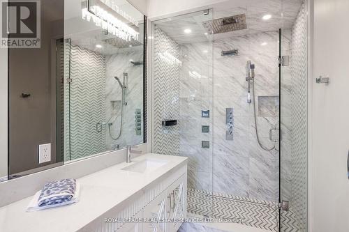 559 Millwood Rd, Toronto, ON - Indoor Photo Showing Bathroom