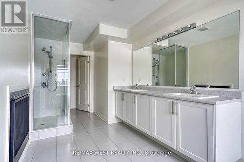 11 Yacht Drive, Clarington, ON - Indoor Photo Showing Bathroom