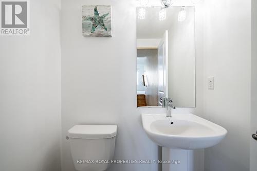 38 Quick Trail, Clarington, ON - Indoor Photo Showing Bathroom