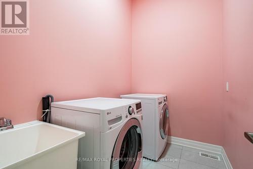 38 Quick Trail, Clarington, ON - Indoor Photo Showing Laundry Room