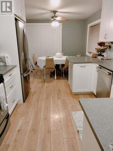 4904 Pleasant Valley Road, Vernon, BC - Indoor Photo Showing Kitchen