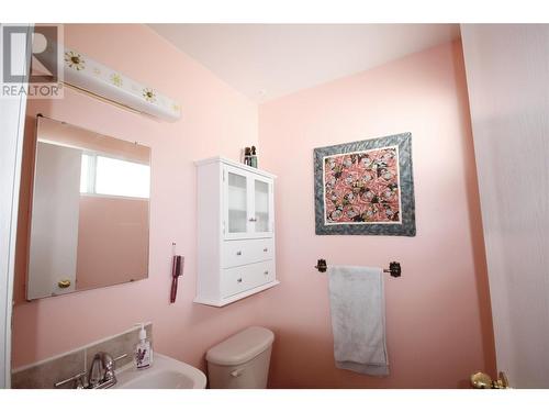 365 Pineview Road, Penticton, BC - Indoor Photo Showing Bathroom