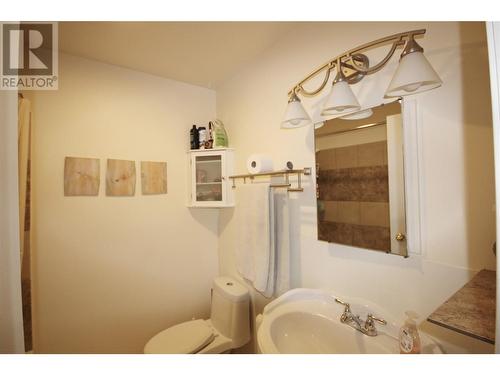 365 Pineview Road, Penticton, BC - Indoor Photo Showing Bathroom