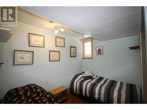 365 Pineview Road, Penticton, BC - Indoor Photo Showing Bedroom