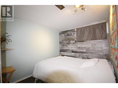 365 Pineview Road, Penticton, BC - Indoor Photo Showing Bedroom