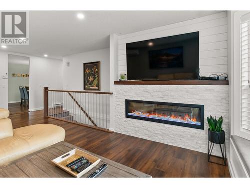 2038 Gilia Road, Kelowna, BC - Indoor Photo Showing Living Room With Fireplace