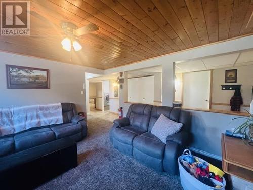 45 Country Club Boulevard, Williams Lake, BC - Indoor Photo Showing Living Room