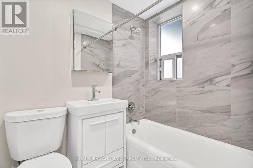 303 - 701 Eglinton Avenue W, Toronto, ON - Indoor Photo Showing Bathroom