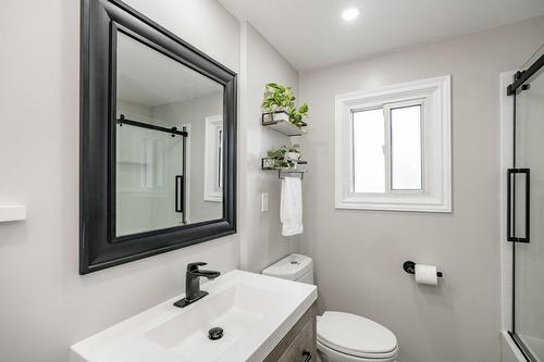 1355 Upper Gage Avenue|Unit #15, Hamilton, ON - Indoor Photo Showing Bathroom