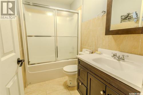 10304 Maher Drive, North Battleford, SK - Indoor Photo Showing Bathroom