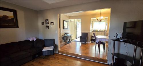 151 Linwell Road|Unit #45, St. Catharines, ON - Indoor Photo Showing Living Room