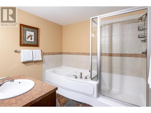 375 Raven Ridge Road Unit# 3 201, Big White, BC - Indoor Photo Showing Bathroom