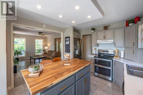 18740 Old Richter Pass Road, Osoyoos, BC - Indoor Photo Showing Kitchen