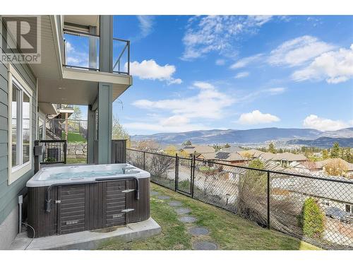1648 Sunrise Road, Kelowna, BC - Outdoor With Exterior