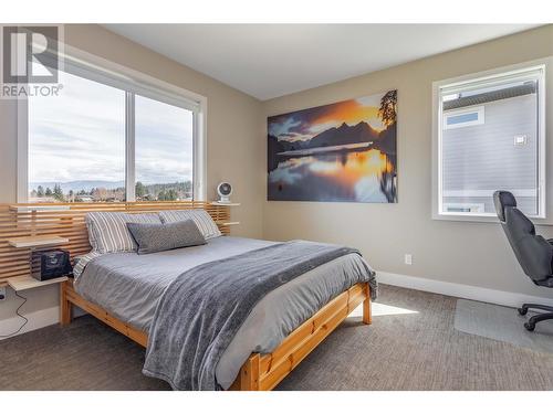 1648 Fawn Run Drive, Kelowna, BC - Indoor Photo Showing Bedroom