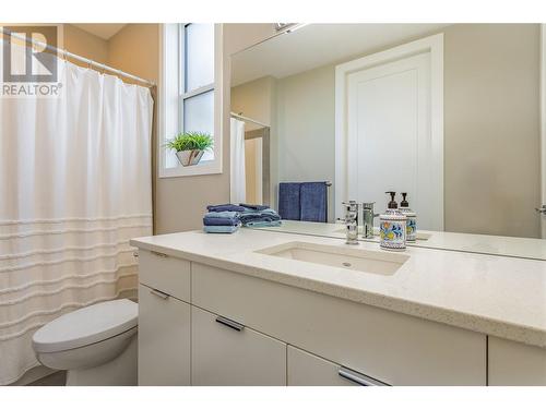 1648 Fawn Run Drive, Kelowna, BC - Indoor Photo Showing Bathroom