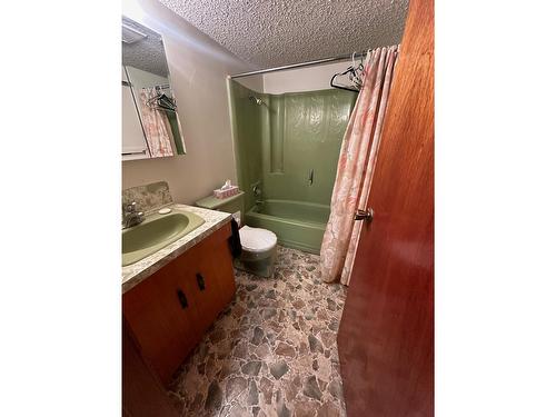 2302 Sixth Avenue, Trail, BC - Indoor Photo Showing Bathroom