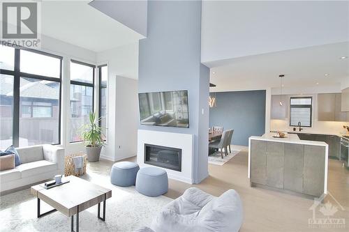314 Longworth Avenue, Ottawa, ON - Indoor Photo Showing Living Room With Fireplace