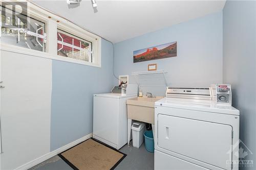 559 Highcroft Avenue, Ottawa, ON - Indoor Photo Showing Laundry Room