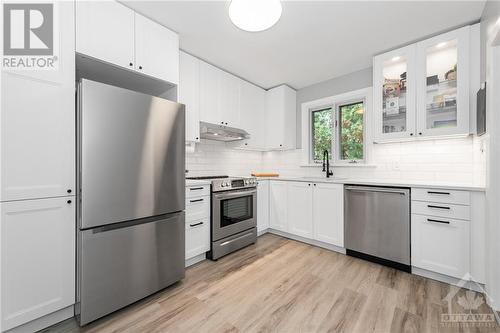 559 Highcroft Avenue, Ottawa, ON - Indoor Photo Showing Kitchen With Upgraded Kitchen