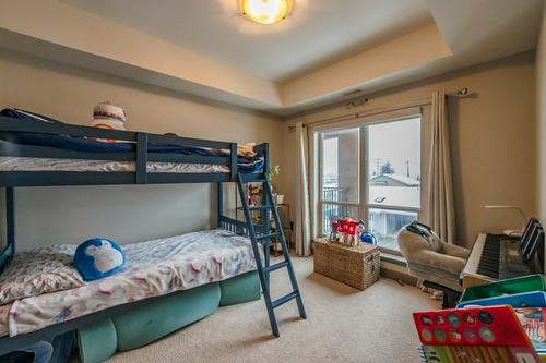 202-873 Forestbrook Drive, Penticton, BC - Indoor Photo Showing Bedroom