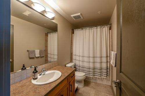 202-873 Forestbrook Drive, Penticton, BC - Indoor Photo Showing Bathroom