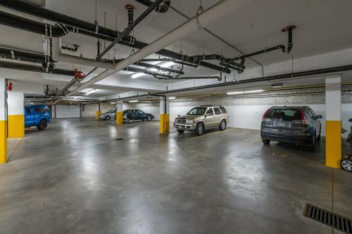 202-873 Forestbrook Drive, Penticton, BC - Indoor Photo Showing Garage