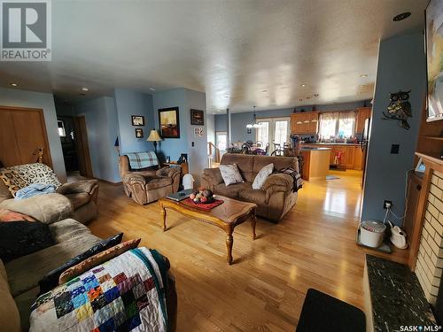 109 Taylor Street, Ogema, SK - Indoor Photo Showing Living Room