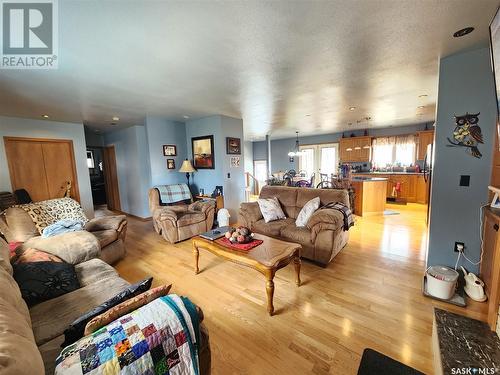 109 Taylor Street, Ogema, SK - Indoor Photo Showing Living Room