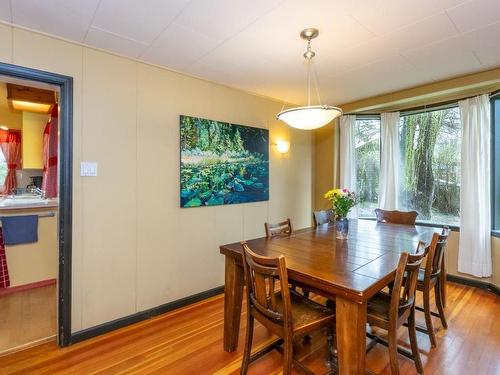 841 Foothill Road, Salmon Arm, BC - Indoor Photo Showing Dining Room