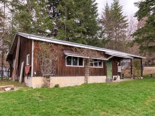 841 Foothill Road, Salmon Arm, BC - Outdoor