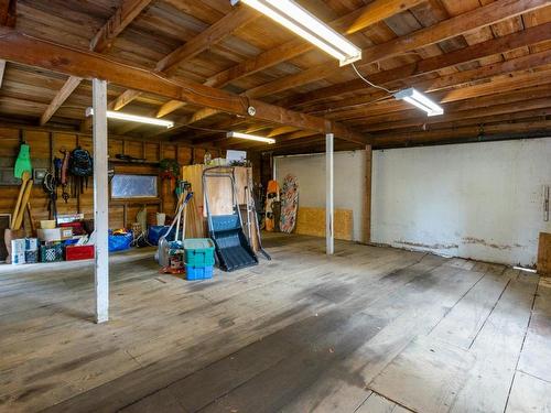 841 Foothill Road, Salmon Arm, BC - Indoor Photo Showing Basement