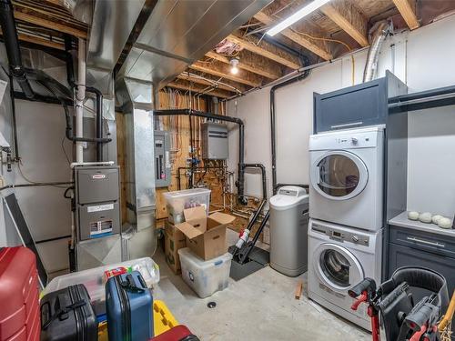 189-4400 Mclean Creek Road, Okanagan Falls, BC - Indoor Photo Showing Laundry Room