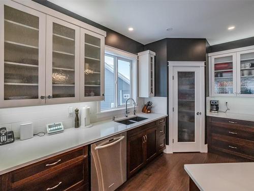 189-4400 Mclean Creek Road, Okanagan Falls, BC - Indoor Photo Showing Kitchen With Double Sink