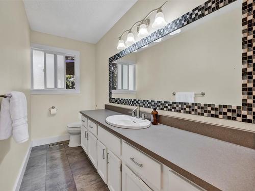1618 Blackwood Drive, West Kelowna, BC - Indoor Photo Showing Bathroom