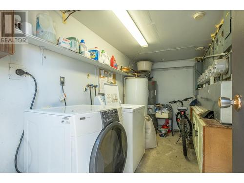 32 E 17Th Avenue, Vancouver, BC - Indoor Photo Showing Laundry Room