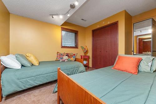 5114 Wilder Loop Road, Fairmont Hot Springs, BC - Indoor Photo Showing Bedroom
