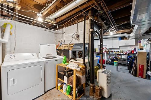 1402-1404 Pierre Avenue, Windsor, ON - Indoor Photo Showing Laundry Room