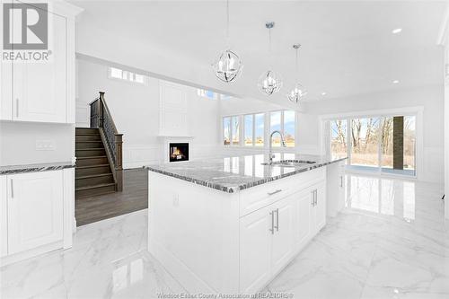 322 Benson Crt., Amherstburg, ON - Indoor Photo Showing Kitchen With Upgraded Kitchen