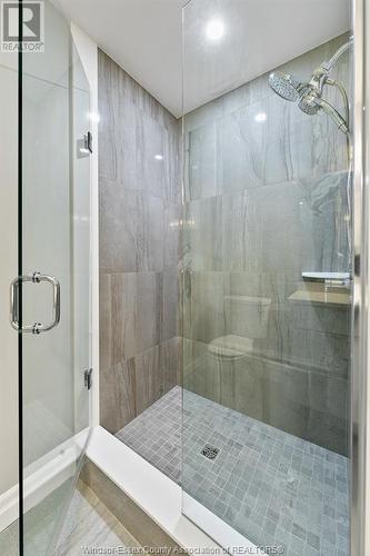 728 Brownstone Unit# 303, Lakeshore, ON - Indoor Photo Showing Bathroom