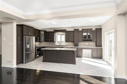 11 Chardonnay Street, Hamilton, ON - Indoor Photo Showing Kitchen With Upgraded Kitchen