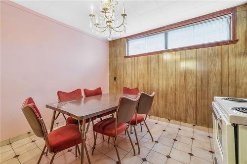 125 Laurier Avenue, Hamilton, ON - Indoor Photo Showing Dining Room