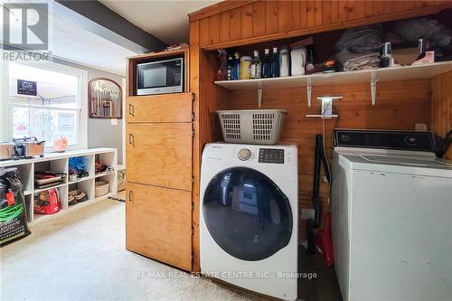 21 Frederick Avenue, Hamilton, ON - Indoor Photo Showing Laundry Room