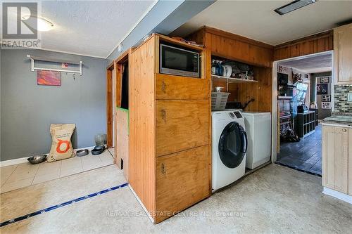 21 Frederick Avenue, Hamilton, ON - Indoor Photo Showing Laundry Room