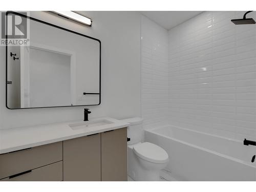 3404 Sundance Drive Unit# 2, West Kelowna, BC - Indoor Photo Showing Bathroom